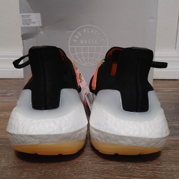 Adidas Ultraboost 22 main image 12
